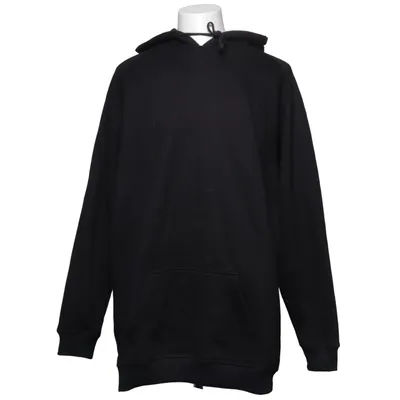 Hættetrøje (black hoodie, minimalist style, plain hoodie, clean aesthetic, oversized hoodie, relaxed fit, streetwear essential, everyday wear, unisex hoodie, versatile piece, casual outfit, comfortable style, basic hoodie, wardrobe staple, soft fabric, cozy feel, dark aesthetic, all black outfit, goth style hoodie, alternative fashion, grunge outfit, laid back vibe, urban streetwear, modern look, tiktok fashion, trending basics, pinterest outfit, minimal style, layering piece, all season wear, simple and stylish, easy to match, essential clothing, timeless design, comfy hoodie, daily use) fra Urban Classics Bomuld, Polyester