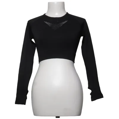 Sports top (Black) from AYBL