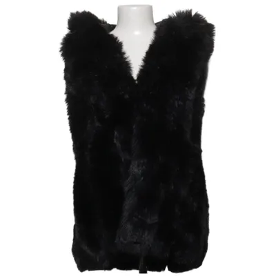 Outer vest (Black) from Borninstockholm Acrylic