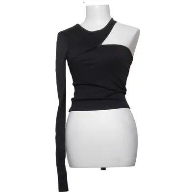 Top (Black) from Nicki Studios x Gina Tricot