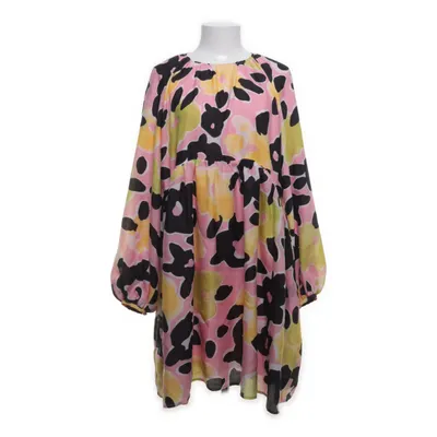 Klänning (Rosa, Svart, Gul, Grön) från Stine Goya Återvunnen polyester