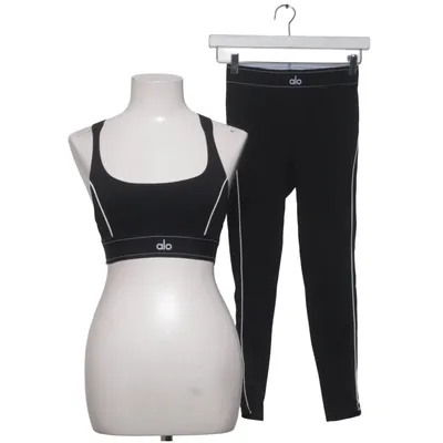 Sportswear set (Black) from Alo Yoga