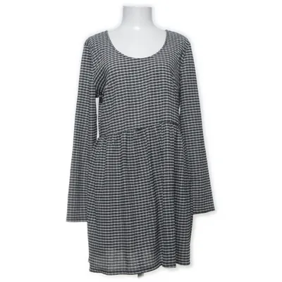 Robe (Noir, Blanc) de Reserved YFL Élasthane, Polyester, Viscose