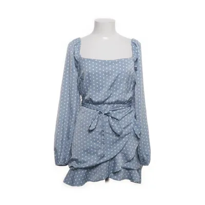 Klänning (Blå, Vit) från Anika Teller x NA-KD Polyester, Viskos