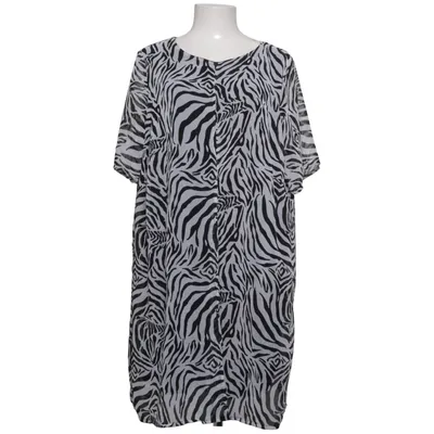 Dress (Black, White) from Tracy