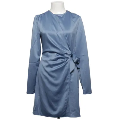 Robe portefeuille (Bleu) de Fashion Union Élasthane, Polyester