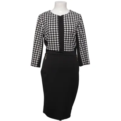 Klänning (Svart, Vit) från Vogue Fashion