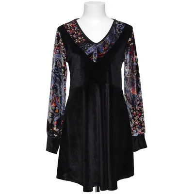 Klänning (Svart, Flerfärgad) från Dress Like Marie