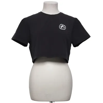 Crop top (Zwart) van Alphalete Athletics