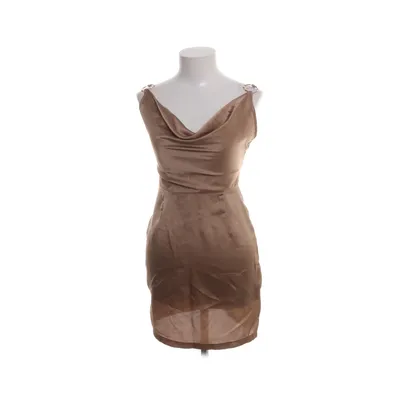 Kjole (Beige) fra PrettyLittleThing Polyester