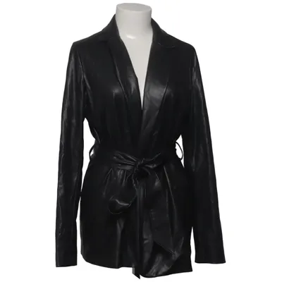 Kavaj (Tied Waist Faux Leather Blazer) från Anna Nooshin x NA-KD Polyester, Polyuretan