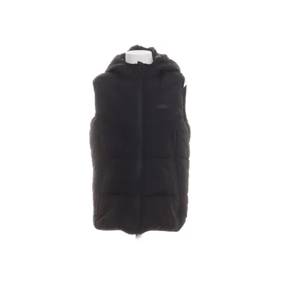 Ytterväst (Svart) från Chapter Young Polyester