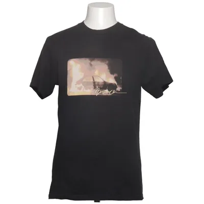 T-shirt (Black) from Mennace