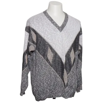 Sweater (Gray, White, Black)