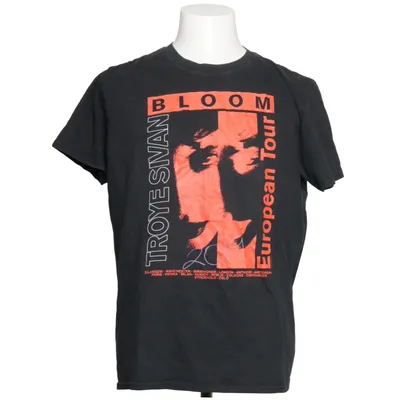 T-shirt (Svart, Röd) från Gildan Softstyle Bomull