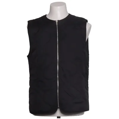 Ytterväst (Svart) från Minimum Polyester
