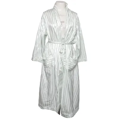 Robe de chambre (Blanc) de Cecilia Classics