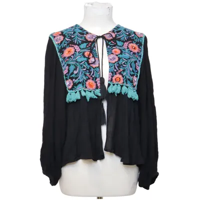 Blus (Svart, Flerfärgad) från Bershka_BSKGIRL