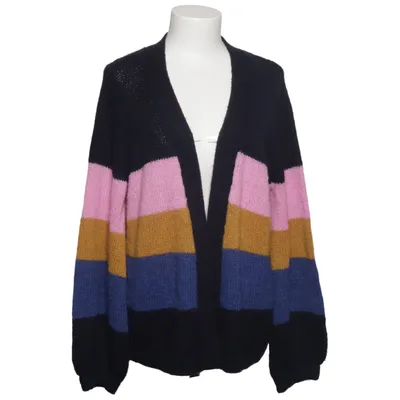 Cardigan (Bleu, Rose, Jaune, Noir) de Sugarhill