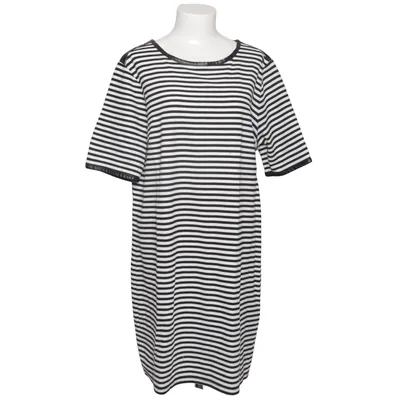Klänning (204720) från Norah Elastan, Polyester, Viskos
