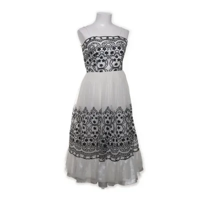 Cocktailklänning (Vit, Svart) från Betsey Johnson Elastan, Polyester