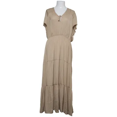 Långklänning (Beige) från Sofie Schnoor Återvunnen polyester
