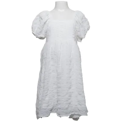 Robe (Blanc) de The Tiny Universe Polyester