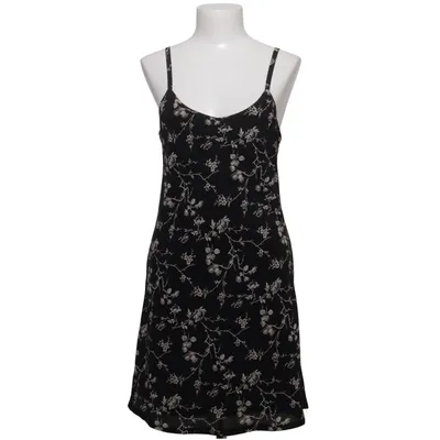 Robe (Noir, Blanc) de Equipment