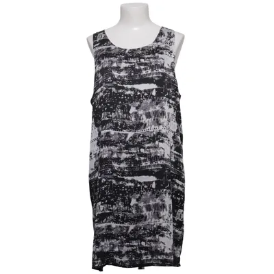 Robe (Noir, Blanc, Gris) de Contemporary Reflections