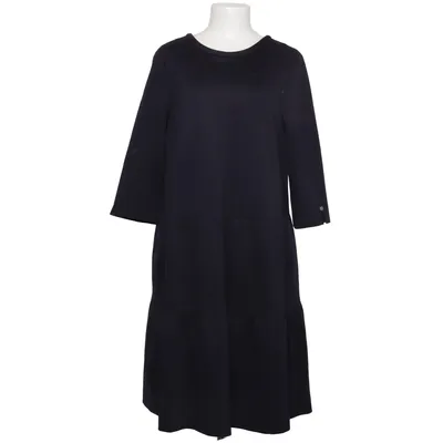 Robe (E21.01J24) de Marc Cain
