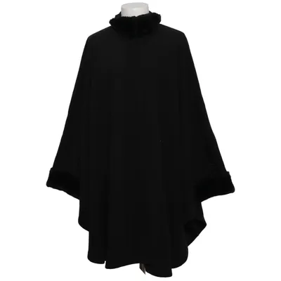 Cape (Noir) de Designers Polyester