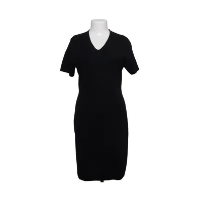 Robe (Noir) de La Boutique Acrylique, Laine