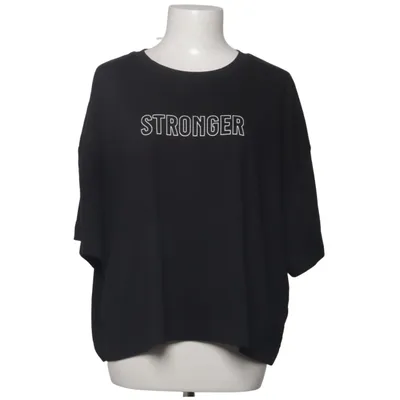T-shirt (Noir) de Stronger Élasthane, Polyester recyclé
