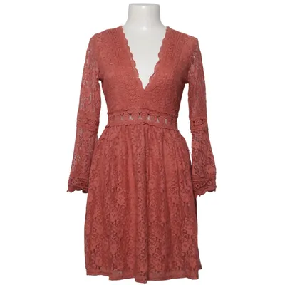 Kleid (Rot) von Vintage Dressing Elasthan, Polyester