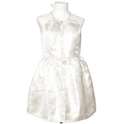 Klänning (Beige) från Lucy & Co. Polyester