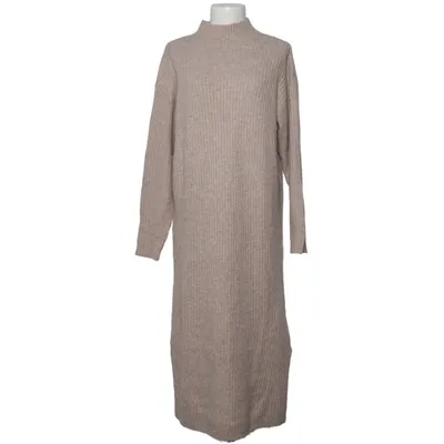 Robe à col roulé (Beige) de New Look Maternity