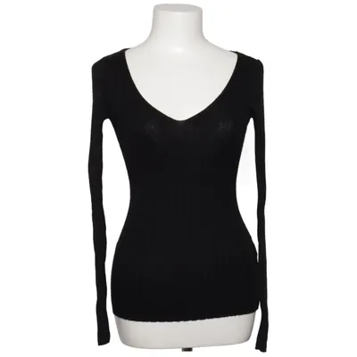 Sweater (Black) from Dagmar Merino wool