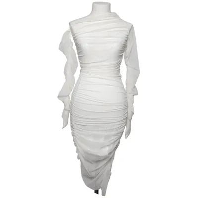 Robe (Blanc) de Carli Bybel x Missguided