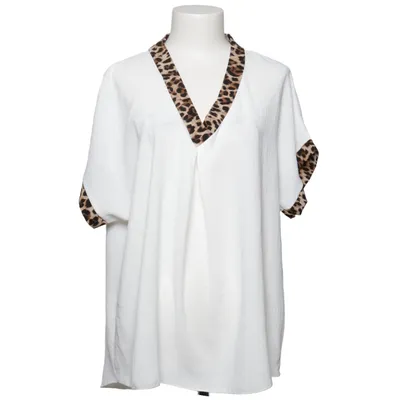 Topp (Vit, Brun, Svart) från New Collection