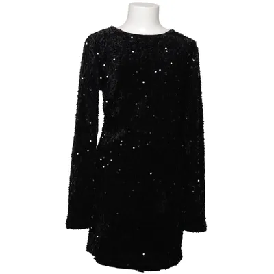 Cocktailklänning (Svart) från Stradivarius Polyester
