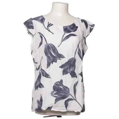 Top (Wit, Blauw) van Lina Tomei