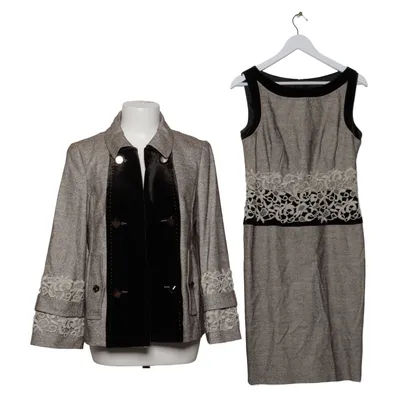 Ensemble (Gris, Blanc, Noir) de Escada Élasthane, Polyester, Soie, Laine