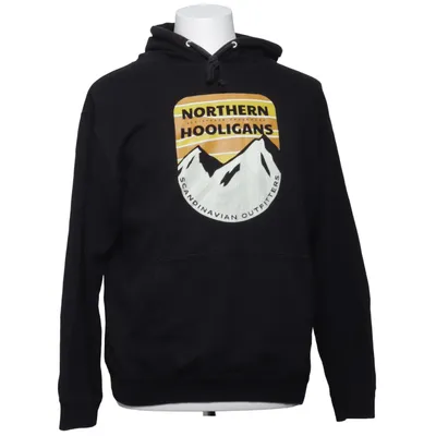 Huvtröja (Svart) från Northern Hooligans