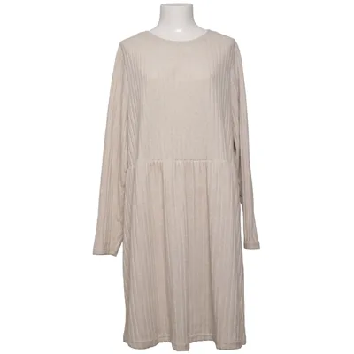 Kleid (Beige) von Shein Curve Elasthan, Polyester, Viskose