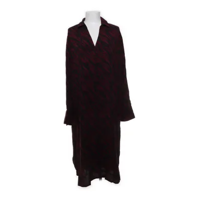 Långklänning (CARASHILD L/S V-NECK BLK DRESS AOP) från ONLY Carmakoma Viskos