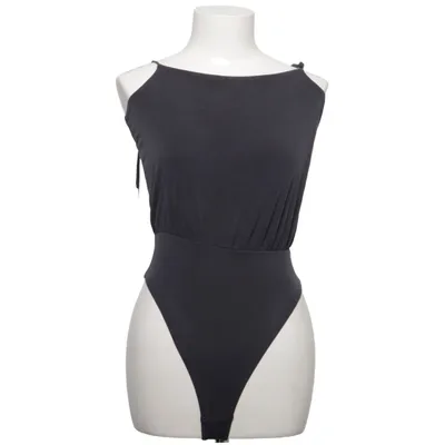 Body (Gris) de Out from Under