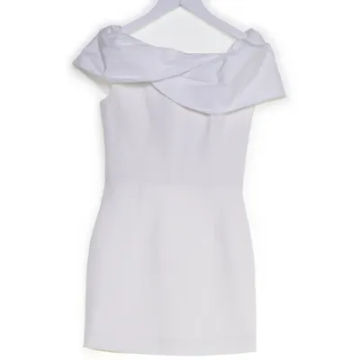 Robe de cocktail (Blanc) de Rebecca Vallance