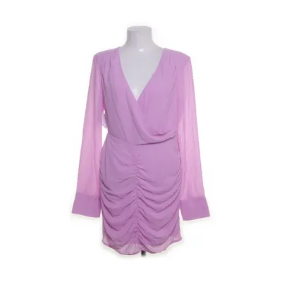 Klänning (1749-000072-0048-582) från Romee Strijd x NA-KD Polyester