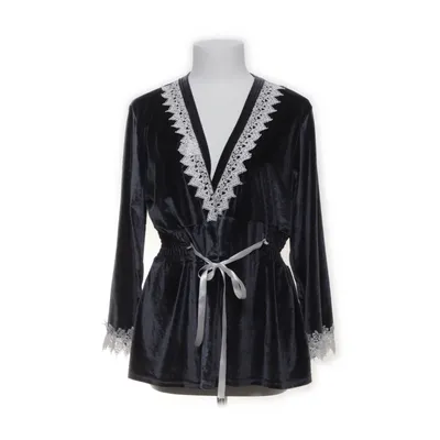 Morgonrock (Svart, Vit) från Dennis Maglic