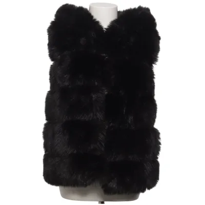 Outer vest (Black) from Borninstockholm Acrylic